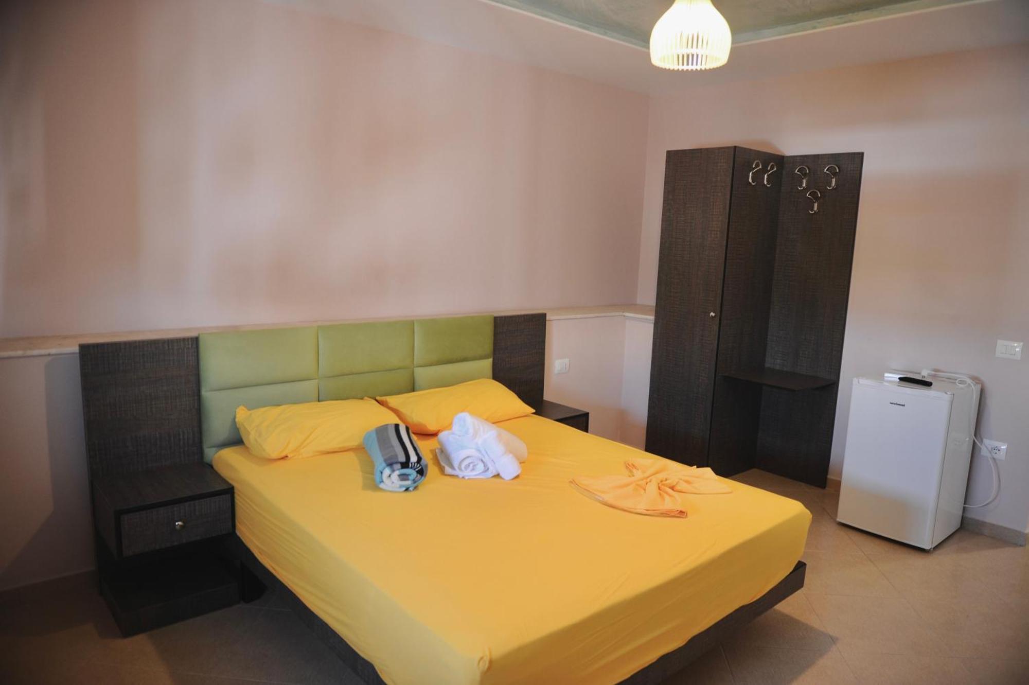 Hotel Fish Land Plazhi San Pietro Ngoại thất bức ảnh