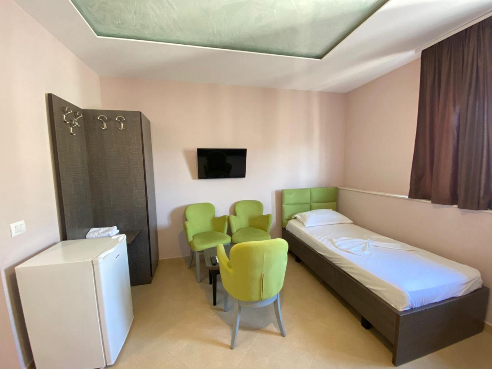 Hotel Fish Land Plazhi San Pietro Ngoại thất bức ảnh
